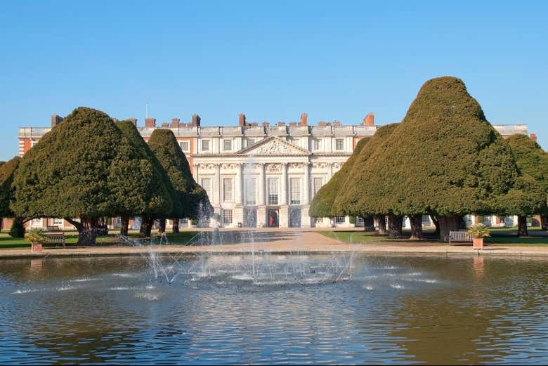 ¡Bienvenidos al Palacio de Hampton Court!