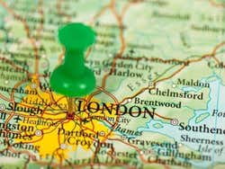 Mapa de Londres con chincheta