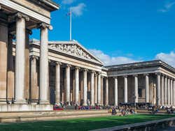 Fachada del Museo Británico de Londres