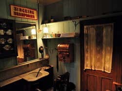 Recreación de una antigua barbería en el Museo de Londres