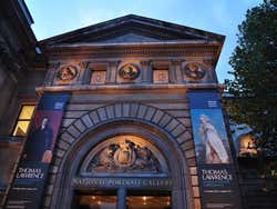 Fachada de la National Portrait Gallery de Londres