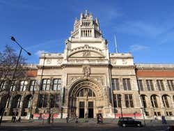 Fachada del Victoria and Albert Museum de Londres